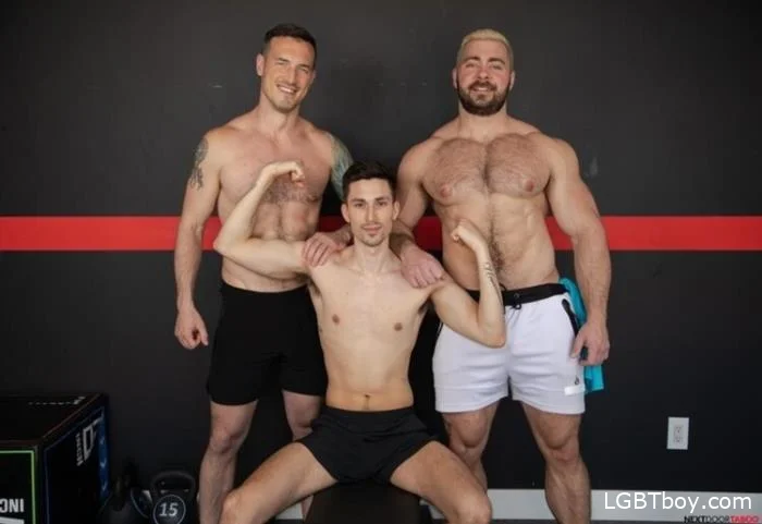 Let's Fuck The Trainer [HD 720p] Gay Clips (865.4 MB)
