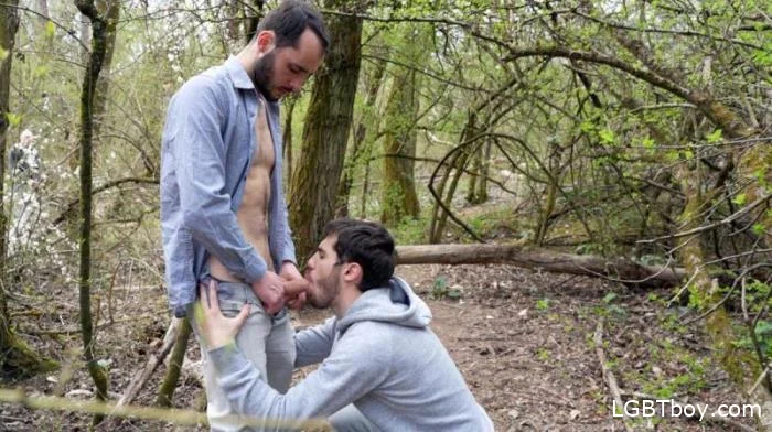 Mathieu meets Canaillou at the Parc de la Fesse [FullHD] Gay Clips (809,68 Mb)