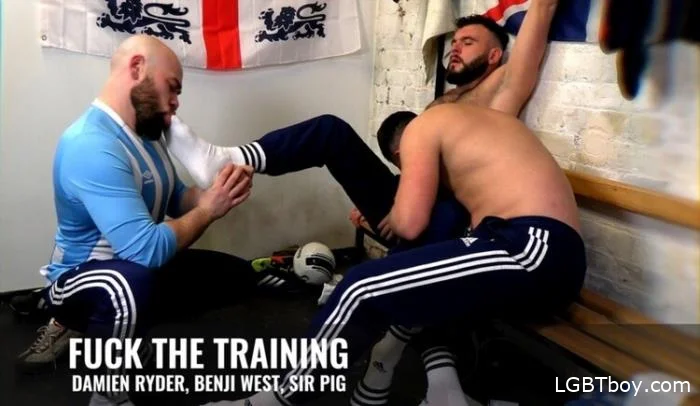 Fuck The Training [FullHD 1080p] Gay Clips (360.9 MB)