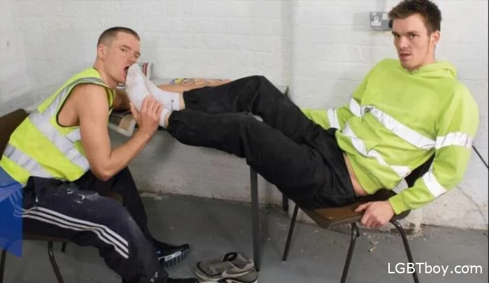 Builders Apprentice [FullHD 1080p] Gay Clips (430.7 MB)