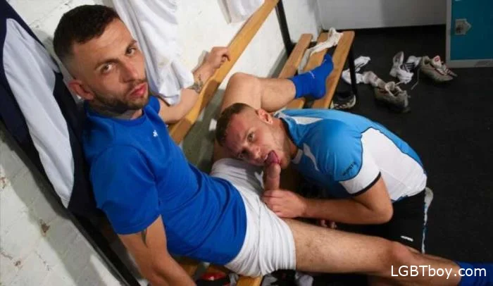 Preview of Changing Room Diaries 11 [FullHD 1080p] Gay Clips (627.6 MB)